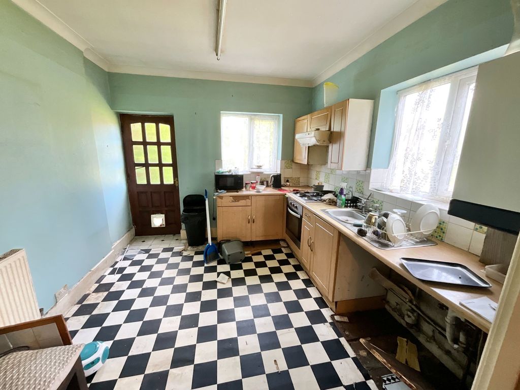 Additional image 4 of 2 bed flat for saleGreen Lane, Halesowen B62