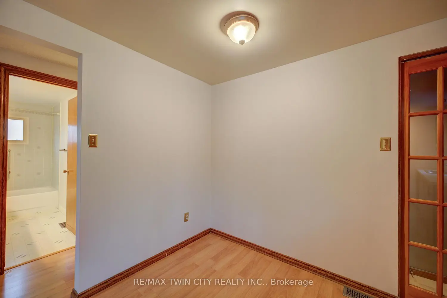390 Brantwood Park Road photo 5
