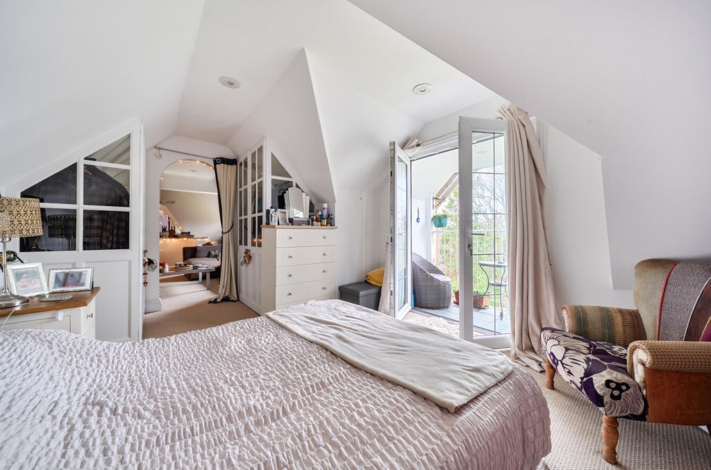 Additional image 3 of 1 bed flat for saleHindhead, Surrey GU26
