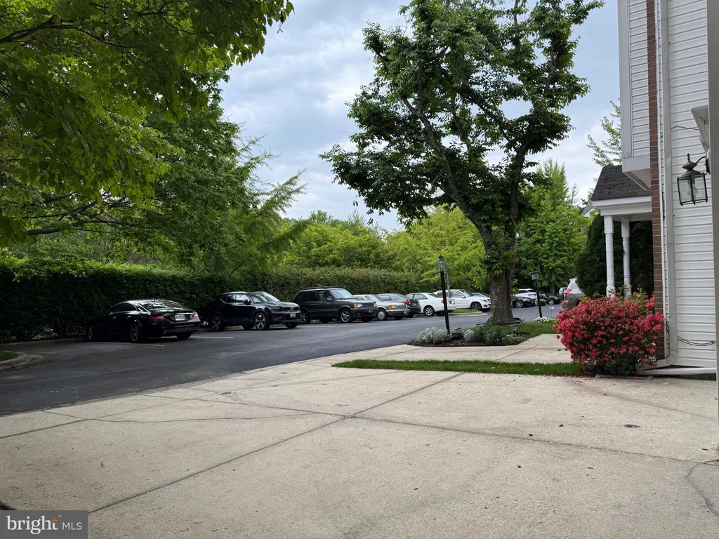 8 Diamond Hill Court, Germantown, MD 20874