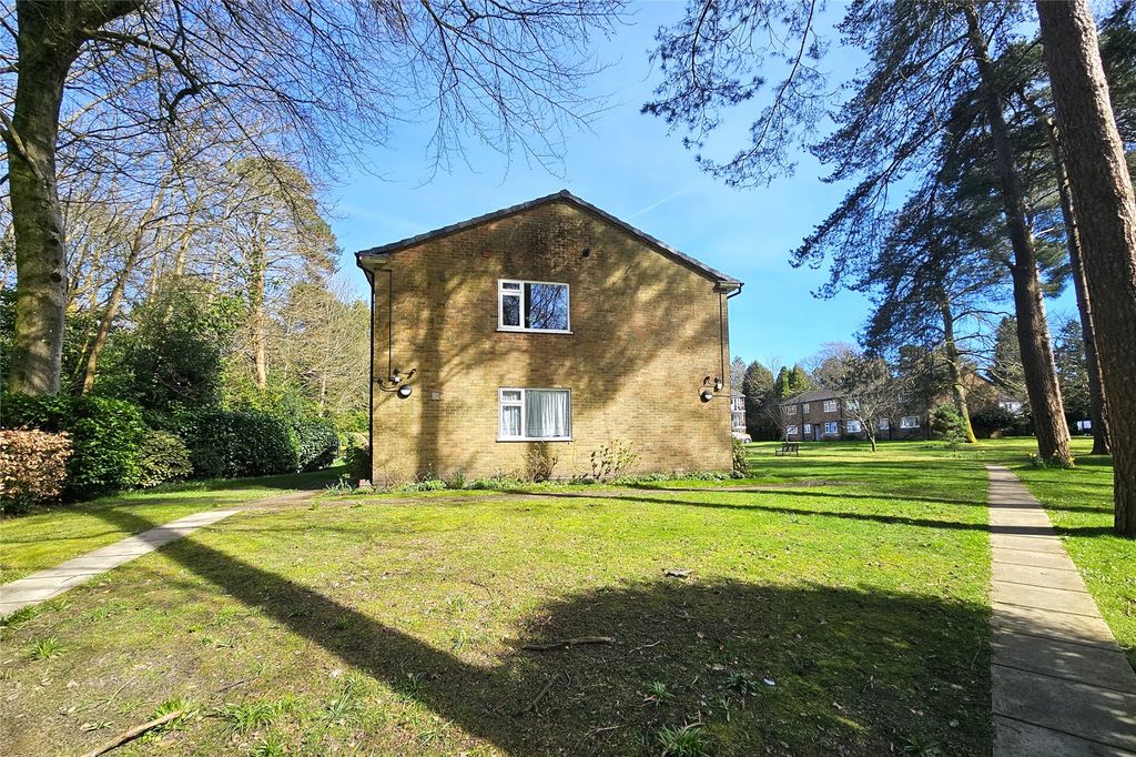 Additional image 15 of 2 bed flat for saleHindhead, Surrey GU26