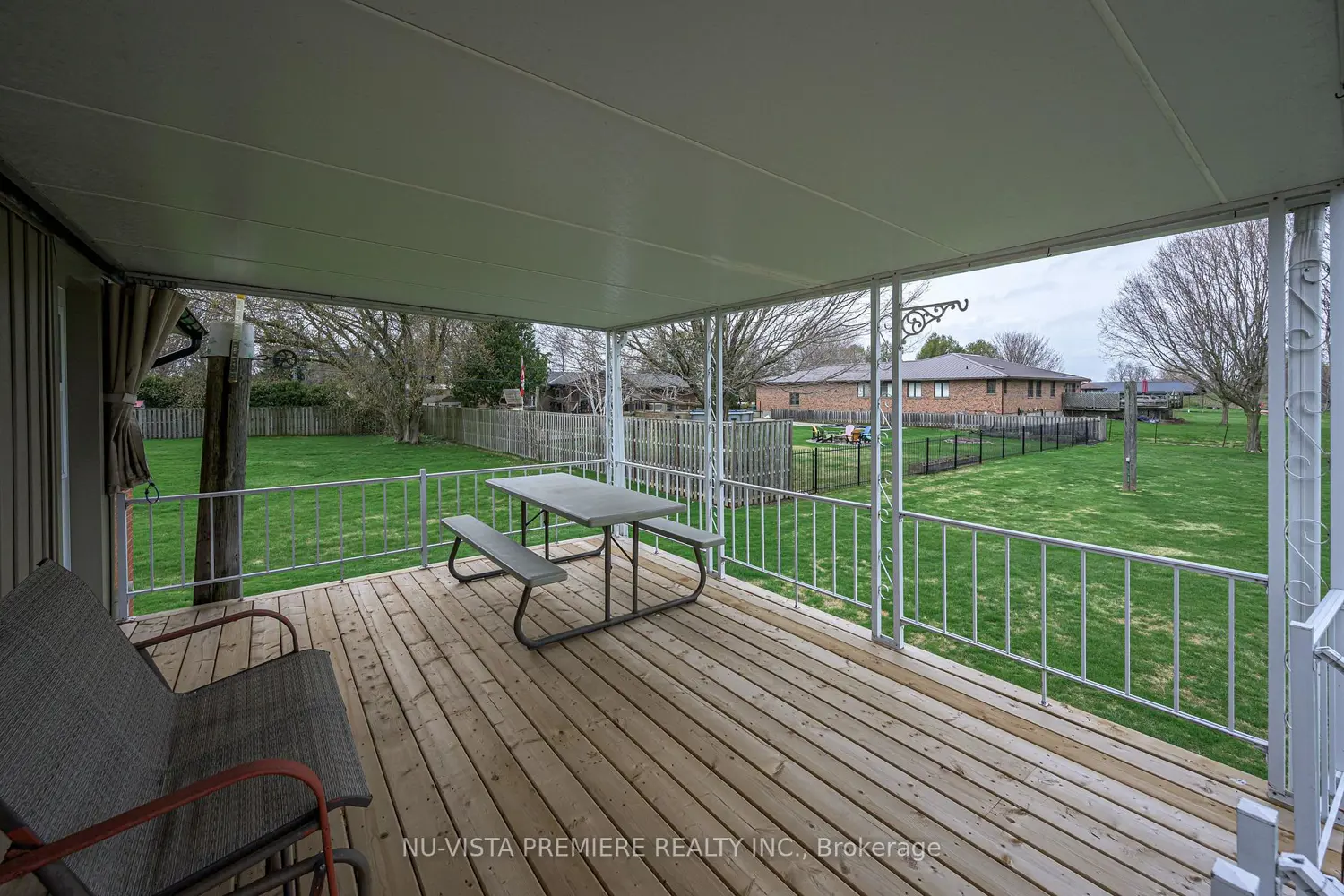 15298 Medway Road photo 4