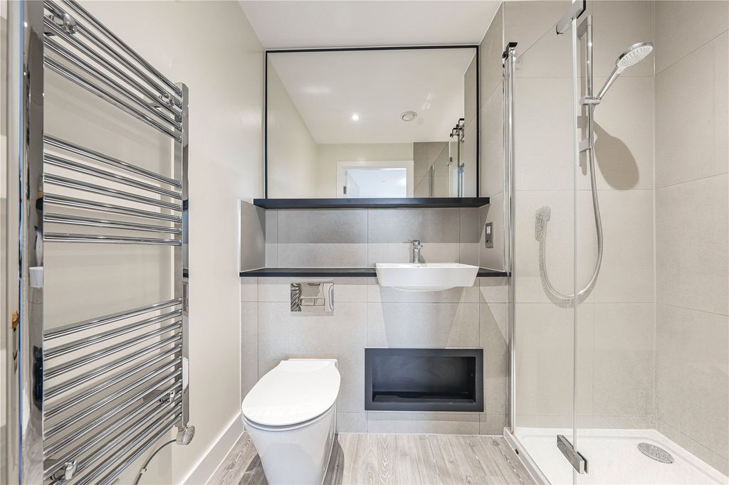 Additional image 8 of 2 bed flat for saleClovelly Road, Hounslow TW3