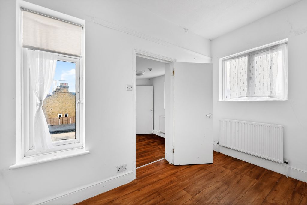 Additional image 3 of 5 bed detached house for saleWalton Road, Hoddesdon EN11