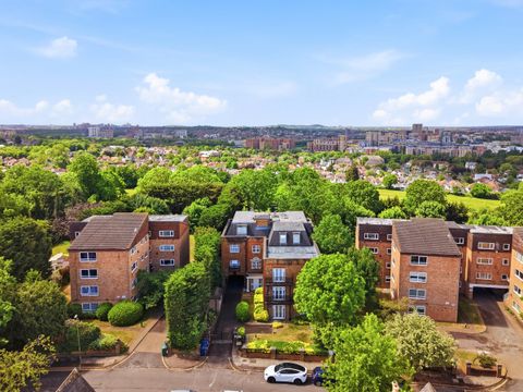 Sunningfields Road, London NW4