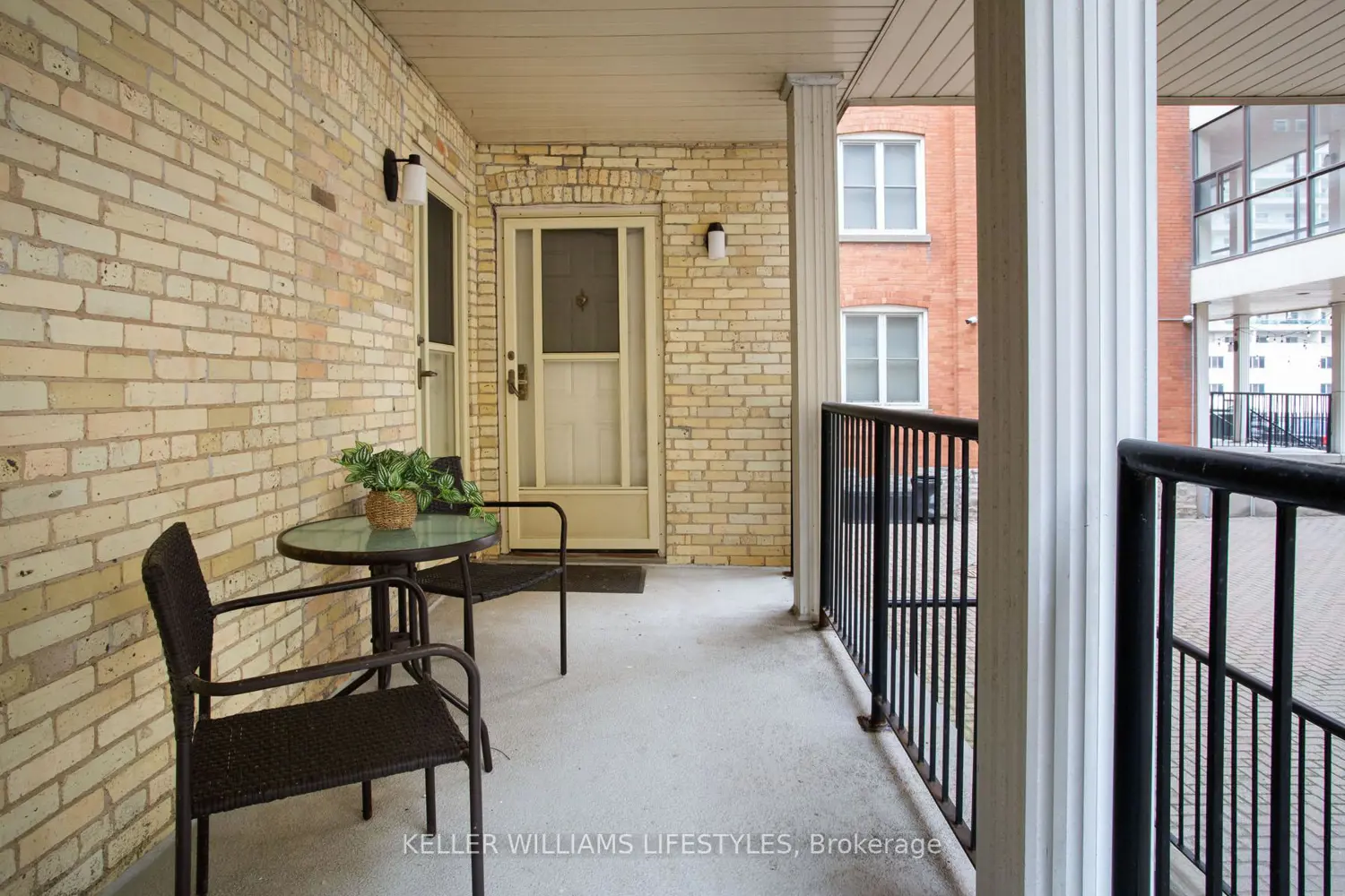 275 Queens Avenue 105 photo 4