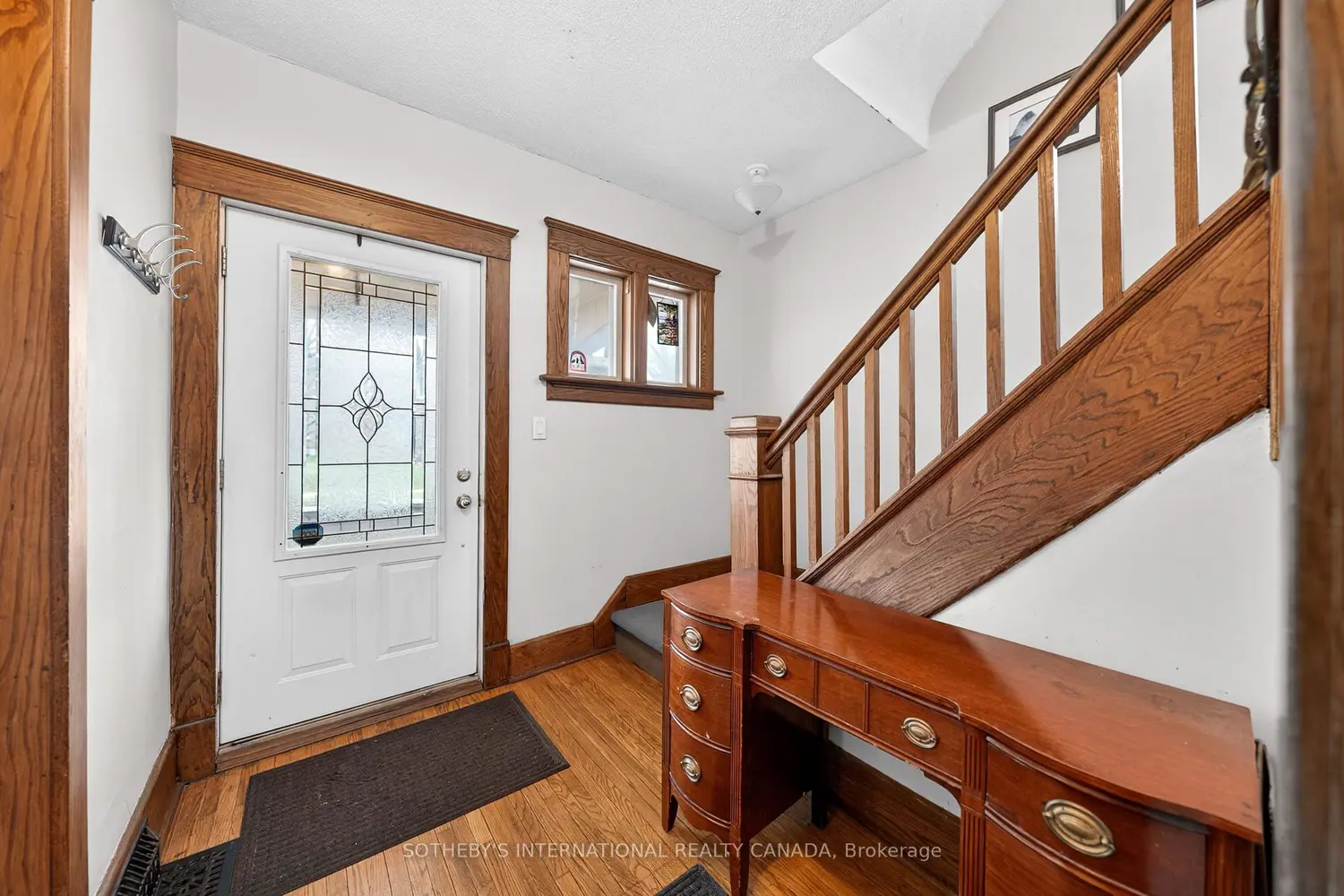 327 Park Street photo 4