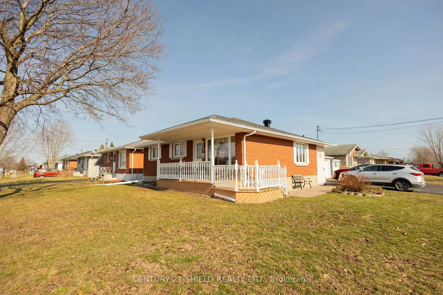 247 15Th St. W Street photo 2