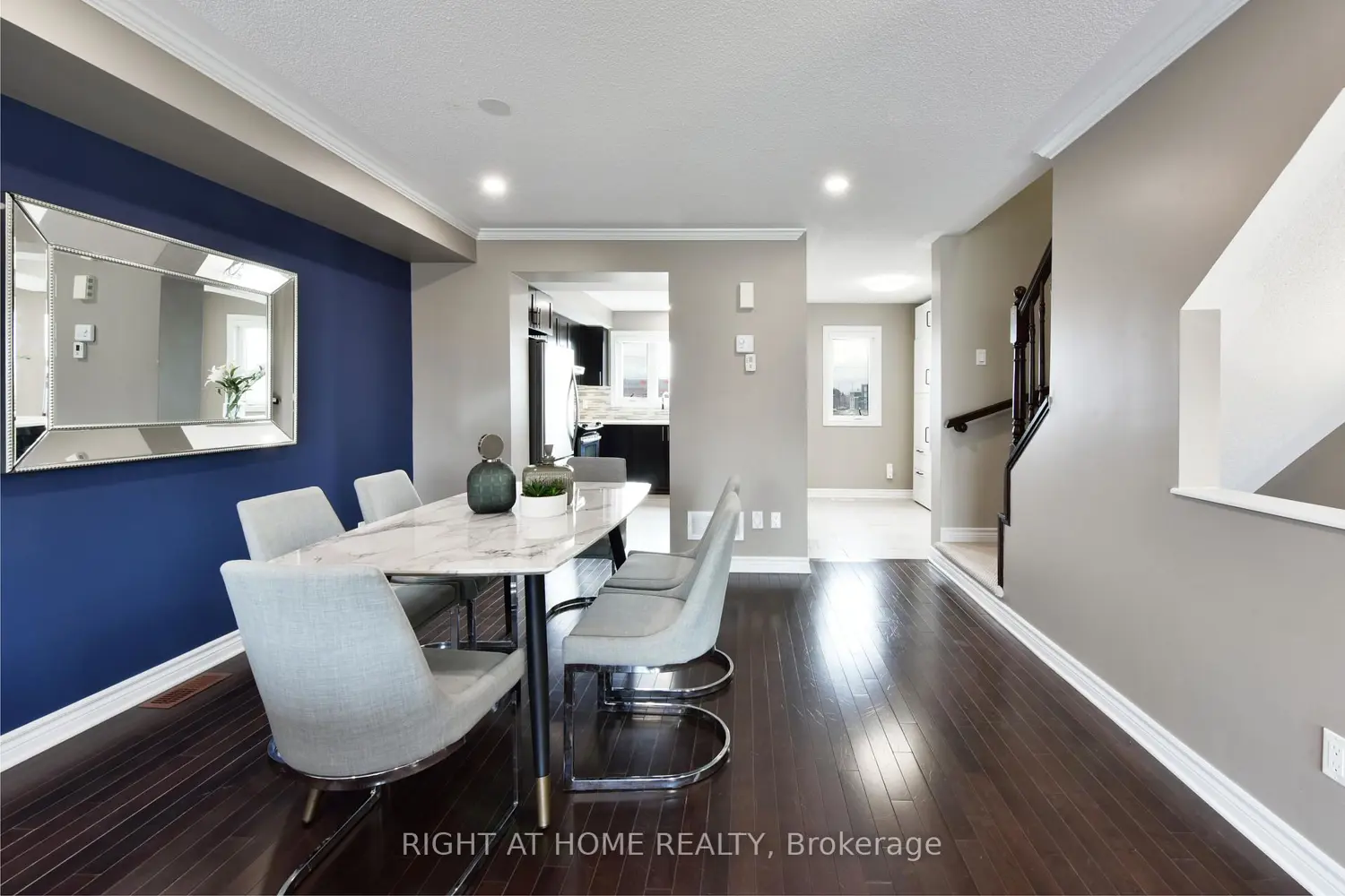 520 Silvertip Lane photo 3