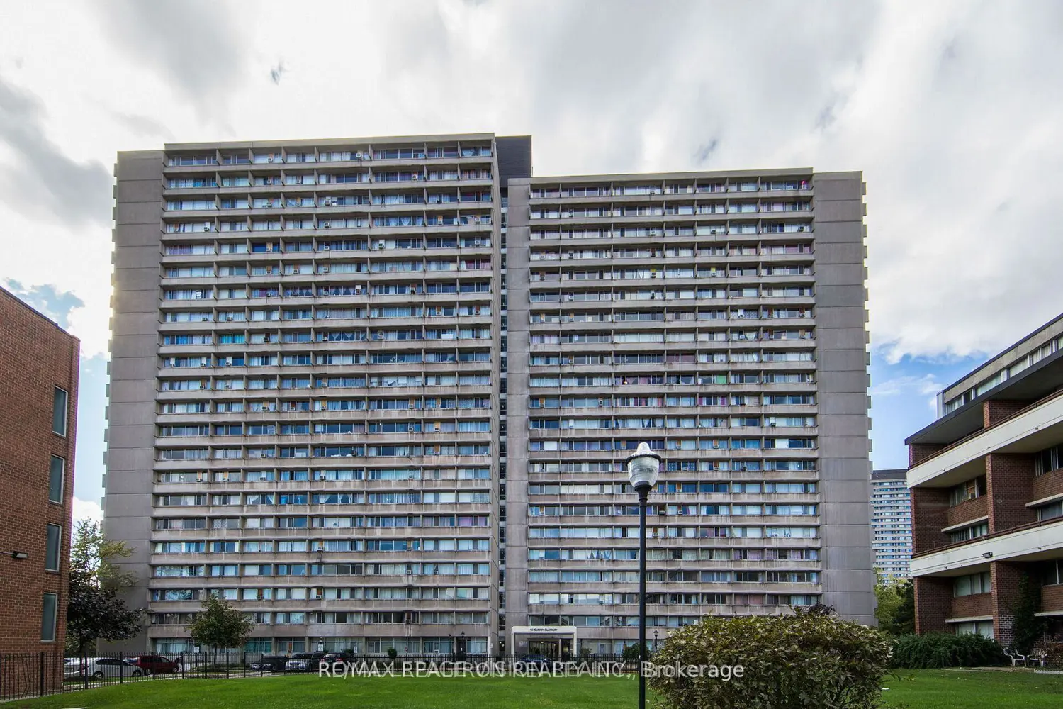 10 Sunny Glenway 2101