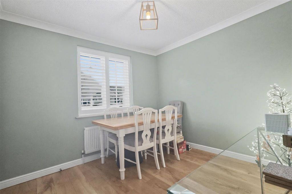 3 bed semi-detached house for saleCherry Tree Close, Halstead CO9 photo 5
