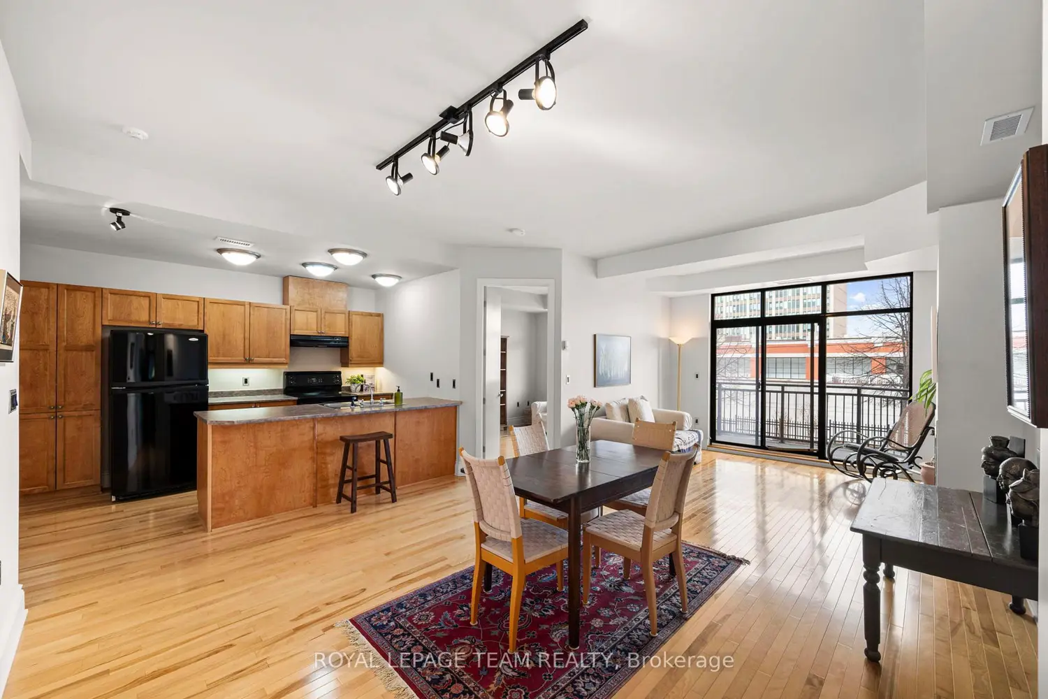 Additional image 7 of 260 Besserer Street 202