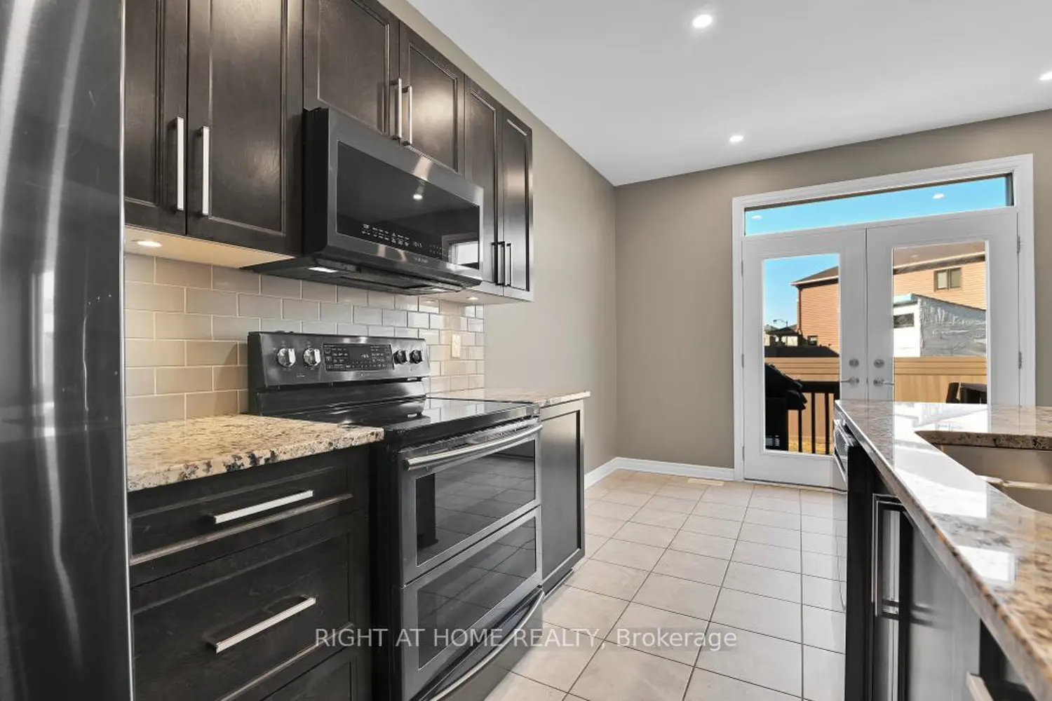 Additional image 4 of 213 Esturgeon Street