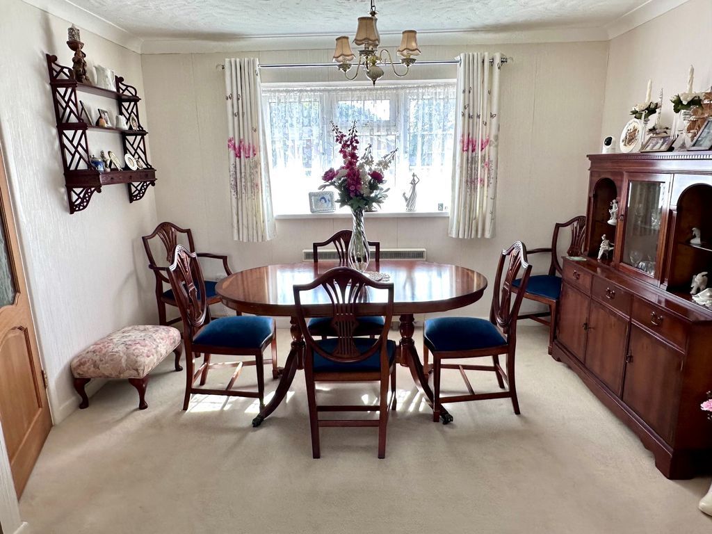 Additional image 4 of 2 bed flat for sale44 Mark Anthony Court, Hayling Island PO11