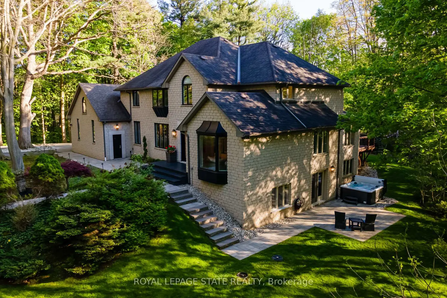 18 Elder Crescent photo 2