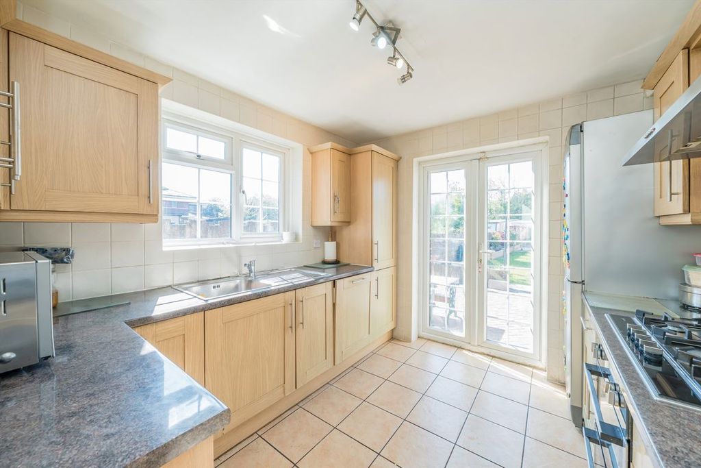 Additional image 2 of 4 bed semi-detached house for saleBath Road, Hounslow TW3