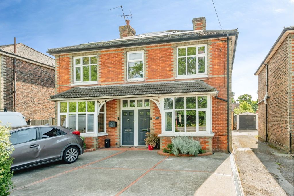 Additional image 20 of 2 bed flat for saleBrighton Road, Horley RH6