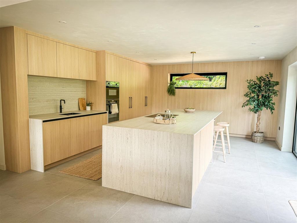Additional image 3 of 5 bed detached house for saleChurt Road, Hindhead GU26