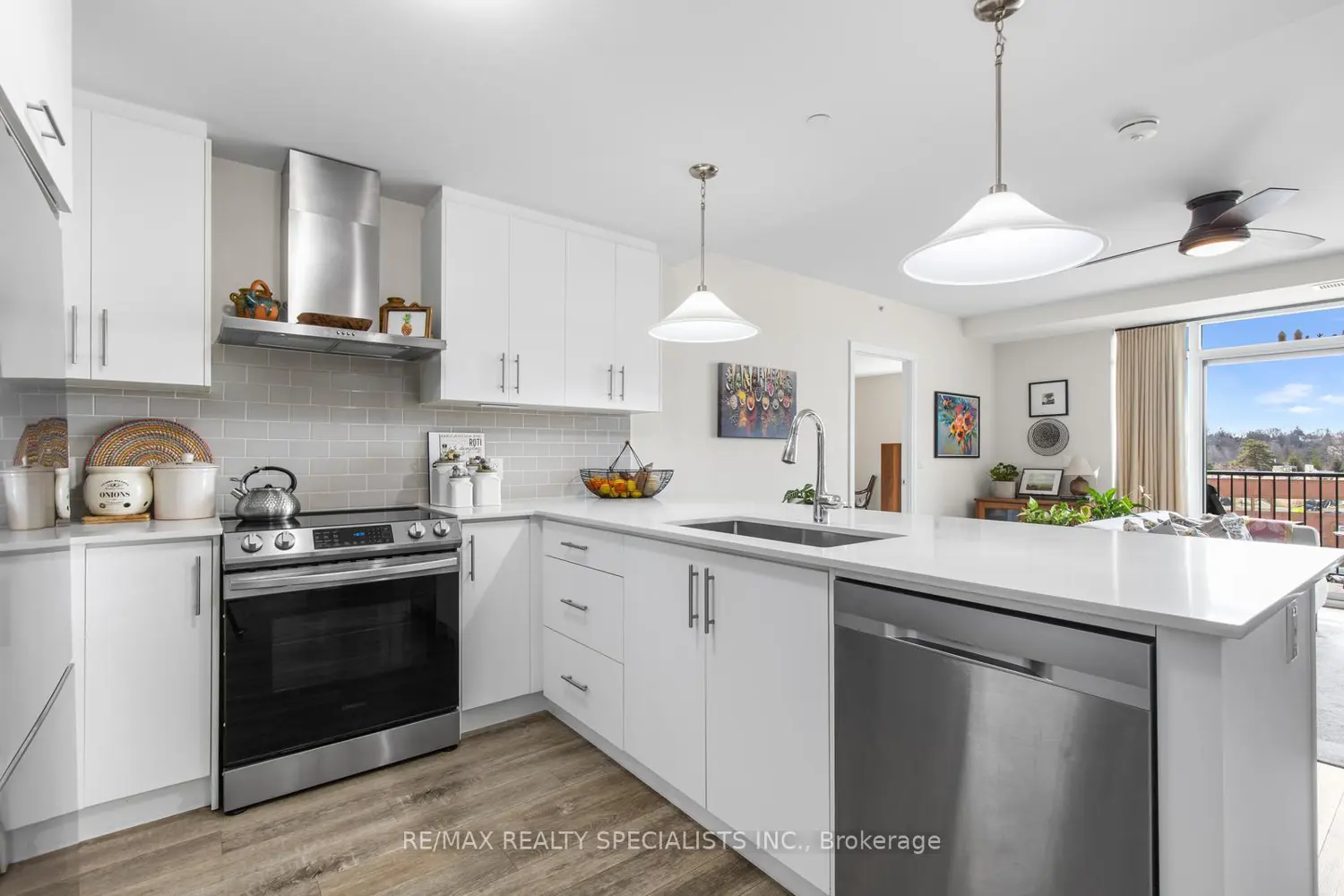 1 Redfern Avenue 309 photo 2