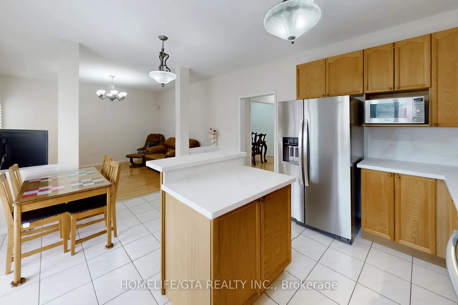 164 Paris Street photo 5