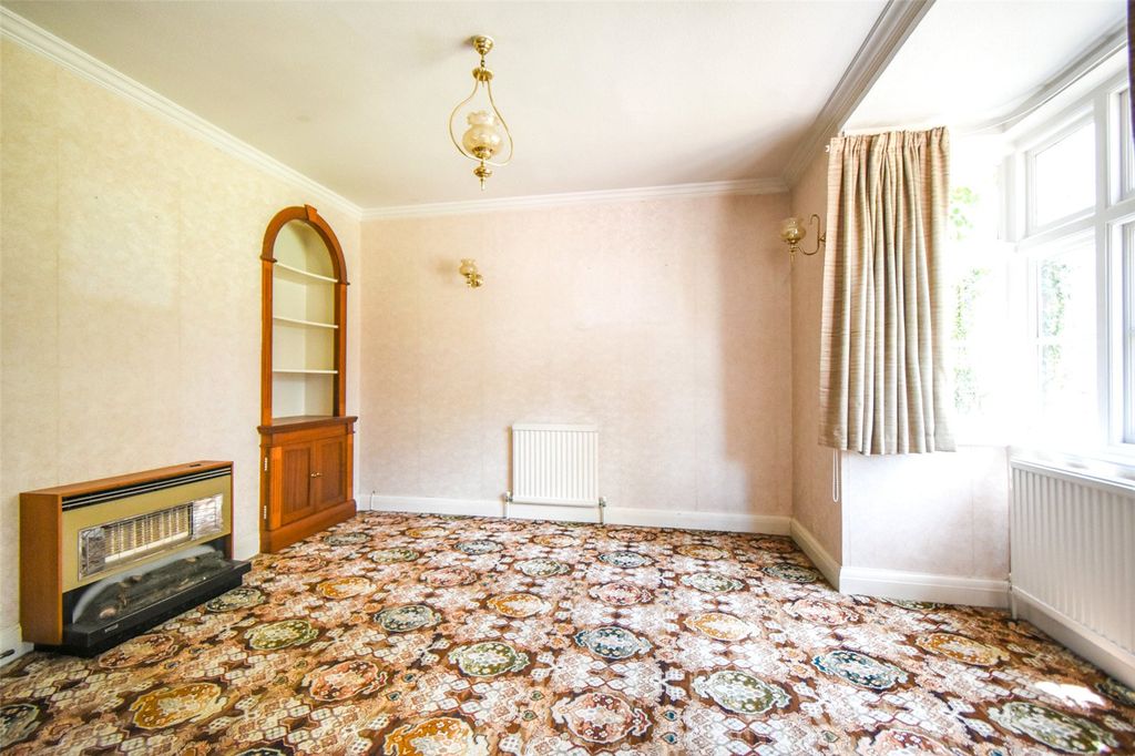 Additional image 5 of 3 bed detached house for saleReading Road, Hook, Hampshire RG27