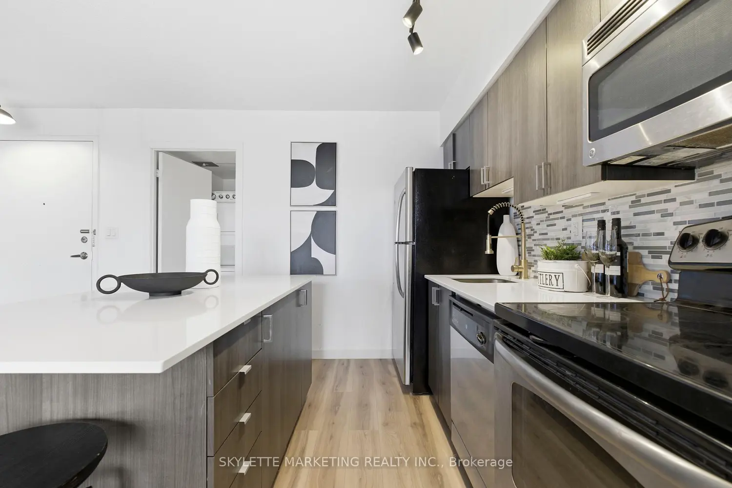 Additional image 4 of 801 Sheppard Avenue 701