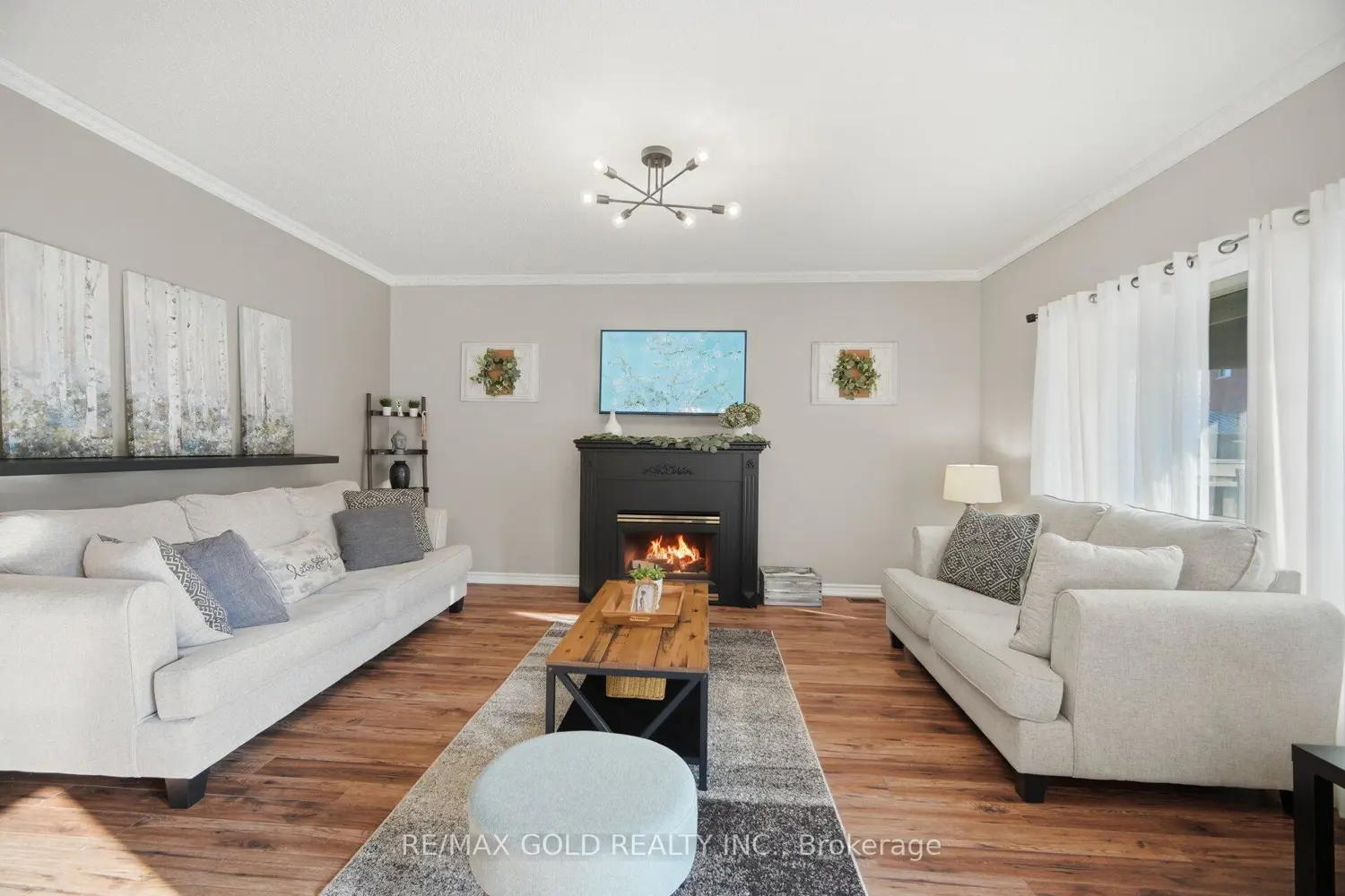 330 Wallace Street photo 3