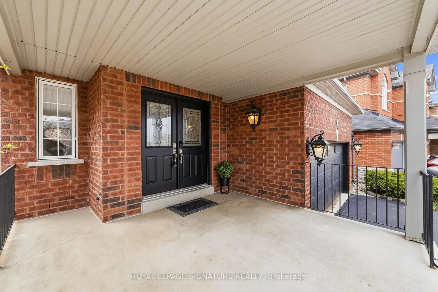 93 Dewar Court photo 3