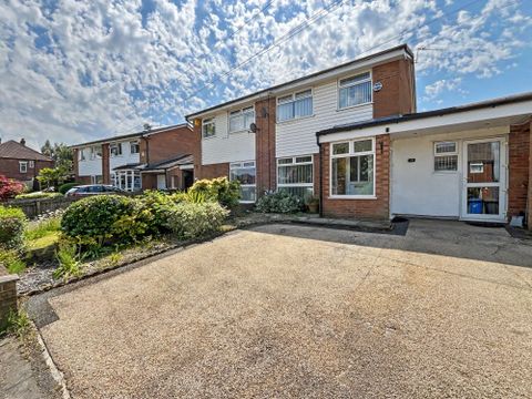 Sandgate Road, Whitefield M45