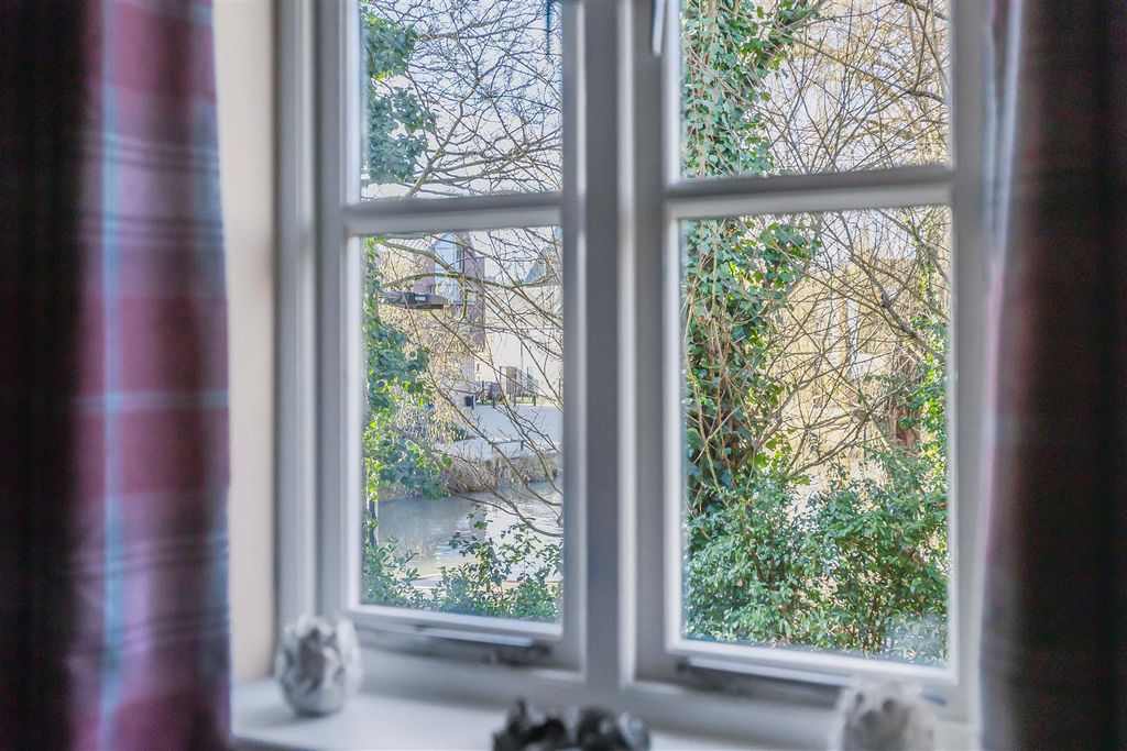 Additional image 16 of 2 bed flat for saleCoopers Court, Hertford, Hertford SG14