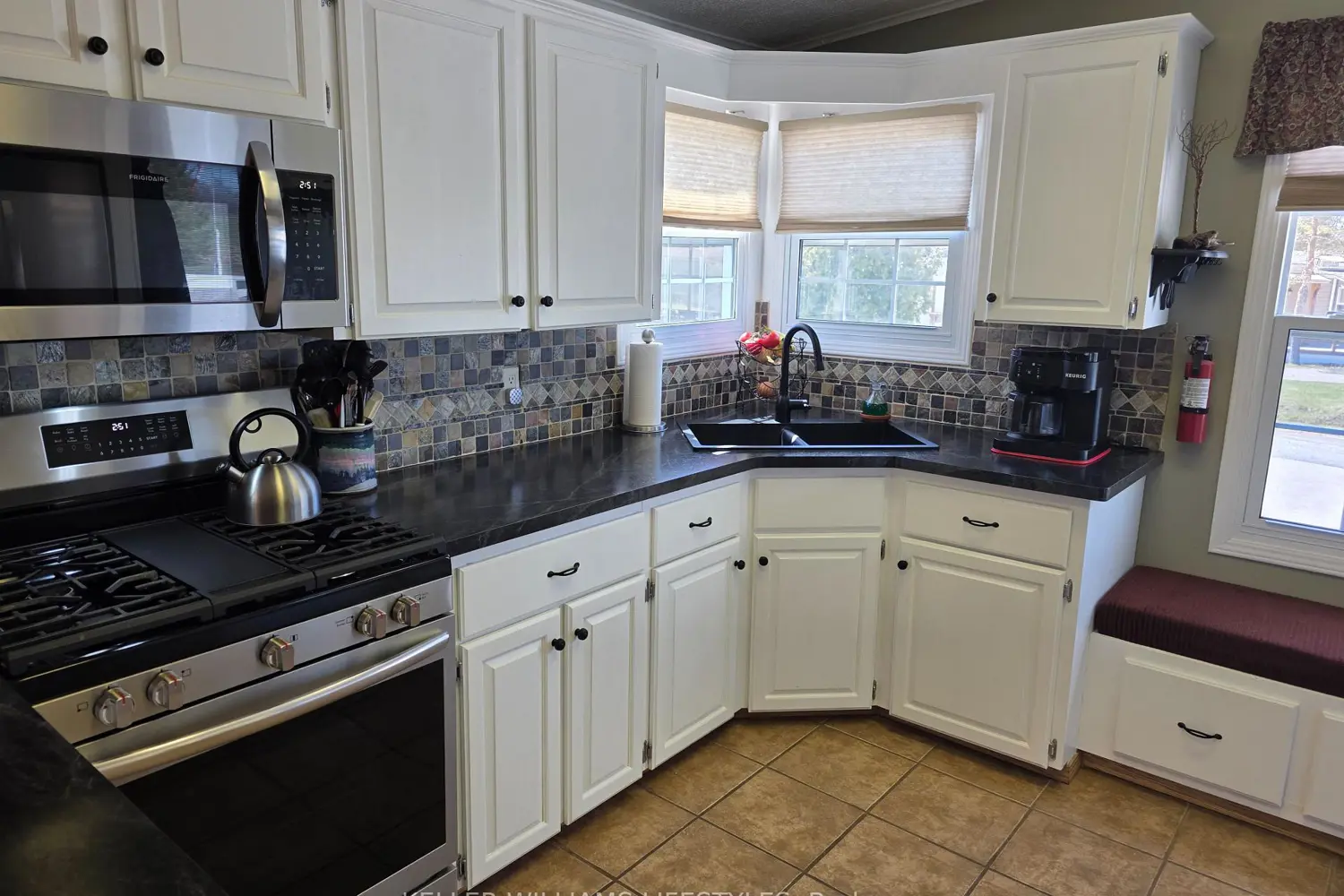 142 Sandbagger Crescent photo 5