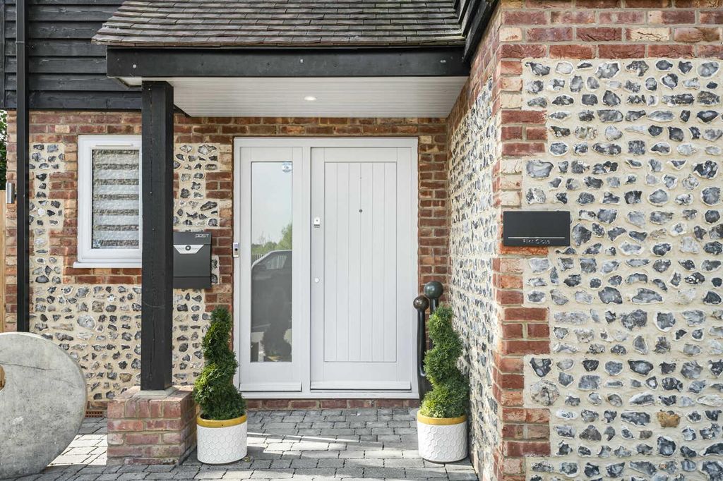 Additional image 5 of 3 bed detached house for saleFlint Close, Rotherfield Greys, Henley-On-Thames RG9