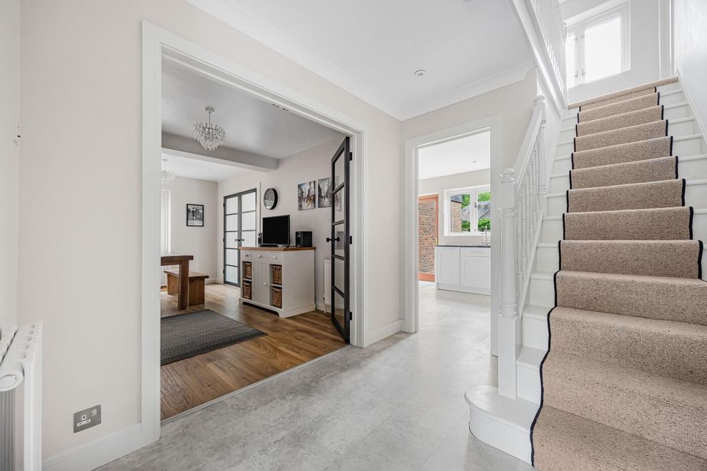 Additional image 5 of 5 bed detached house for salePearces Orchard, Henley-On-Thames RG9