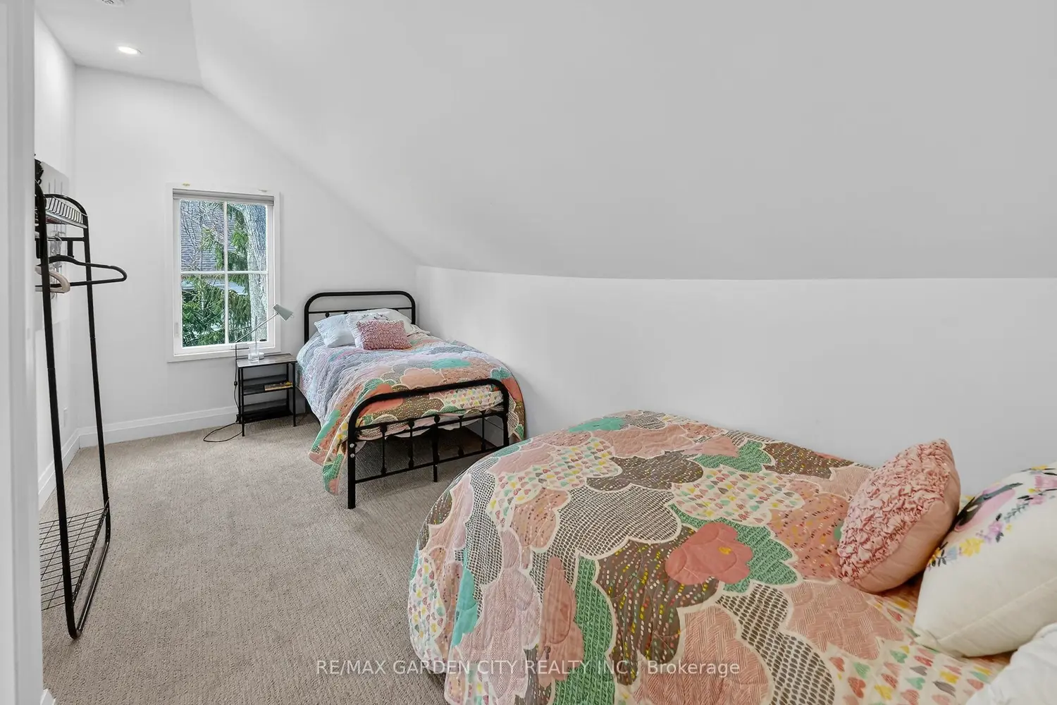 377 Canboro Road photo 5