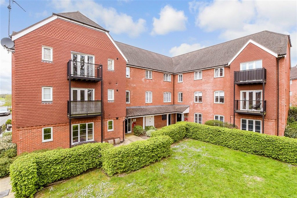 2 bed flat for saleWestvale Road, Horley, Surrey RH6