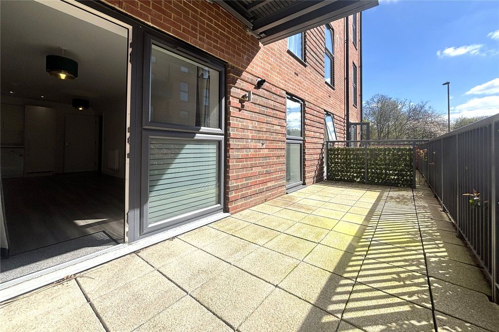 Additional image 7 of 1 bed flat for saleStation Road, Hook, Hampshire RG27