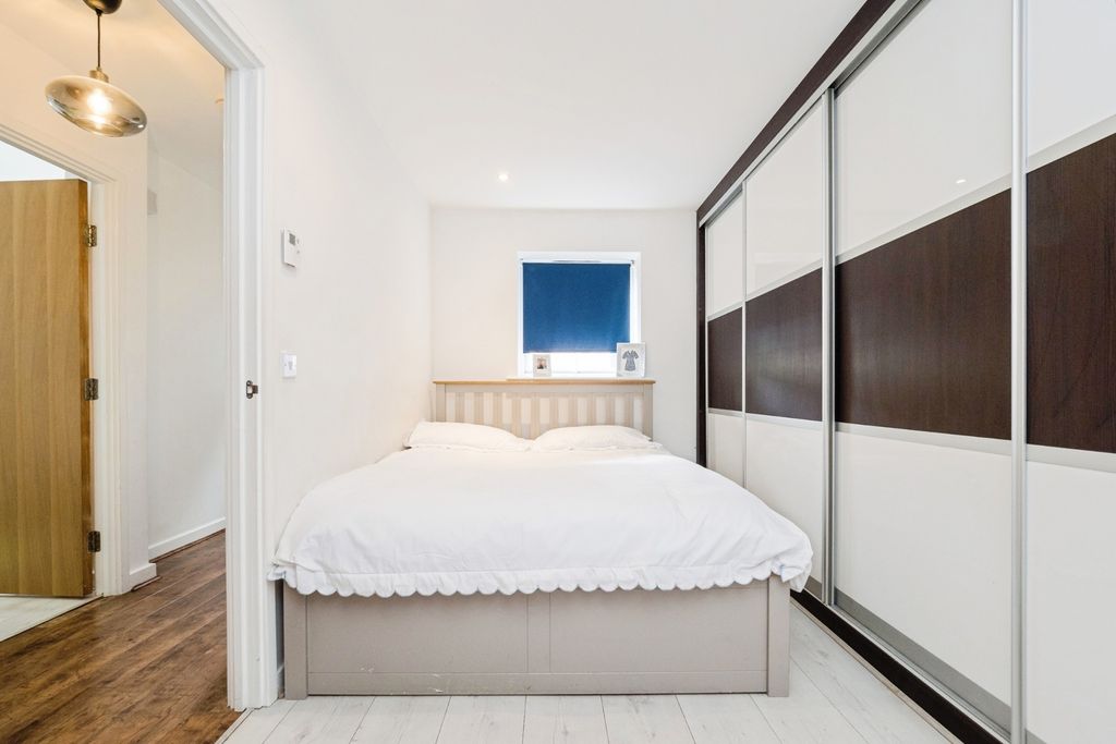 Additional image 10 of 2 bed flat for saleDunningford Close, Hornchurch RM12