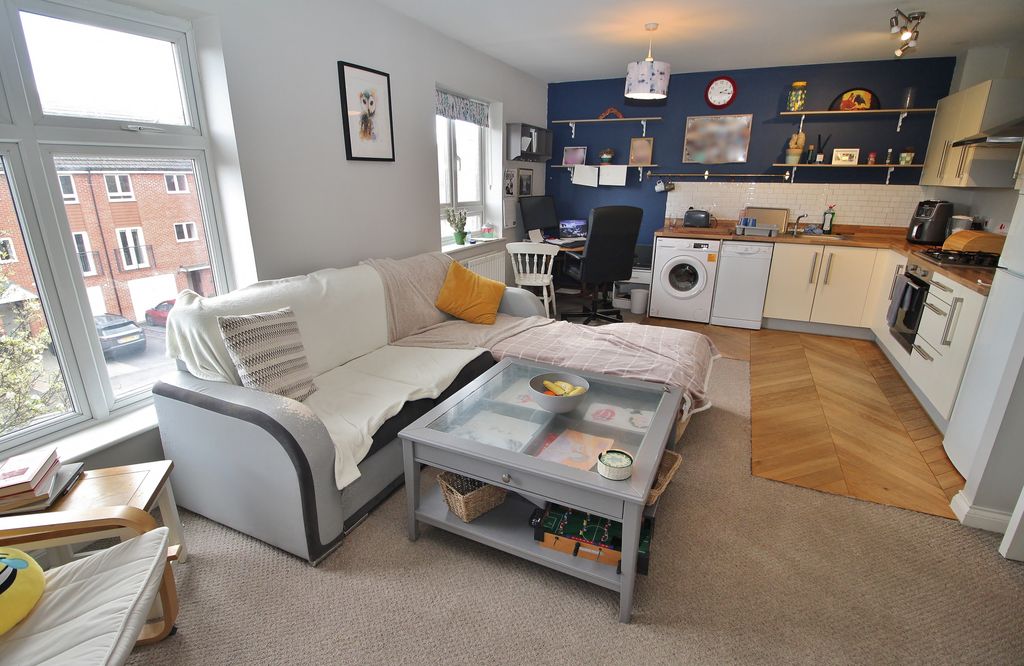 Additional image 10 of 2 bed flat for saleFreeley Road, Havant PO9