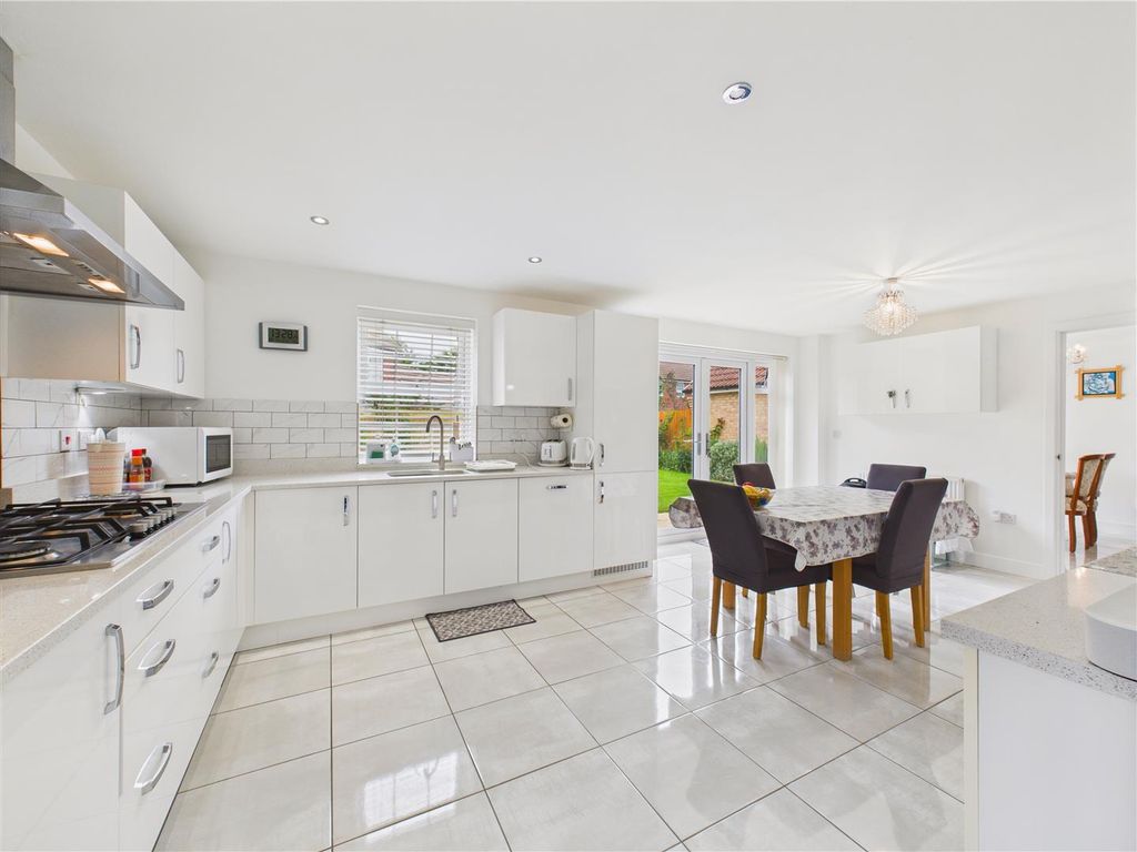 Additional image 10 of 4 bed detached house for saleField View Drive, Hessle HU13