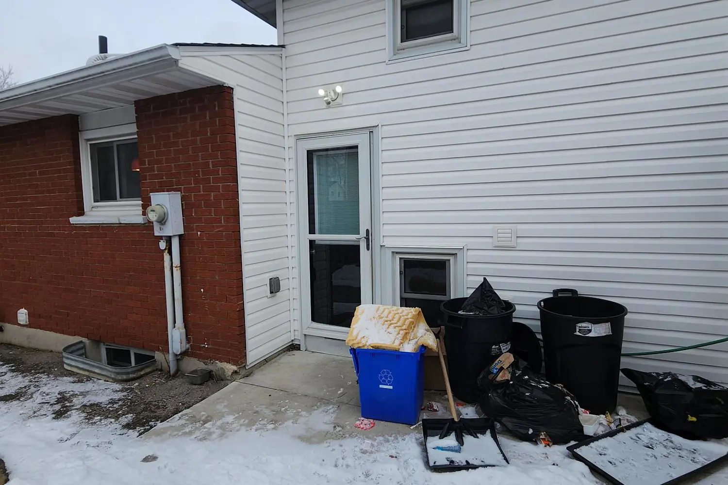 221 Admiral Drive photo 4
