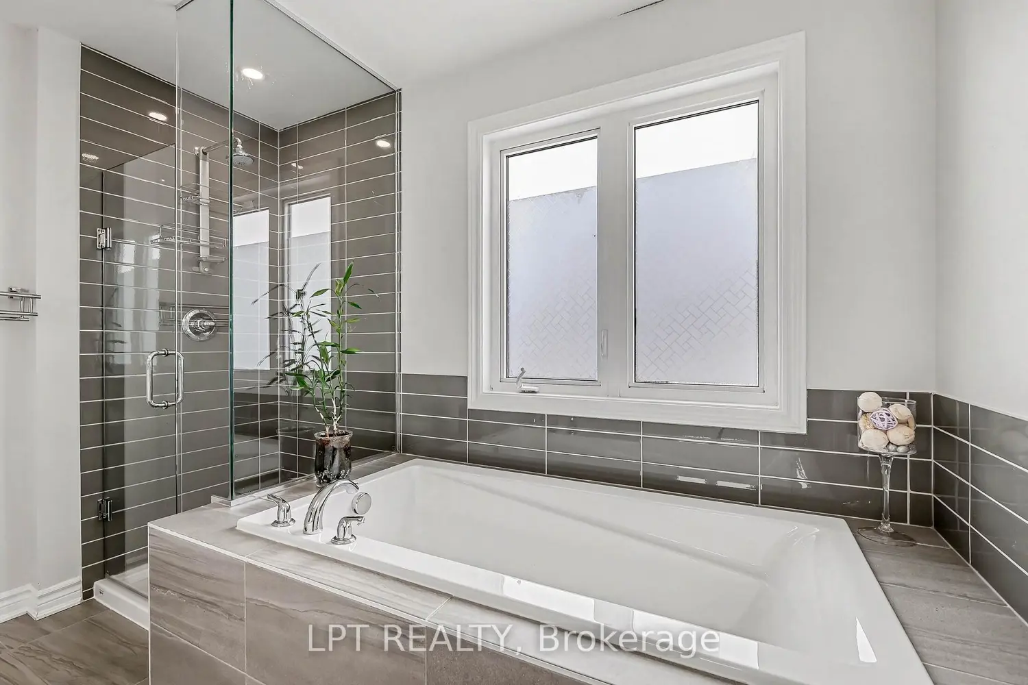 Additional image 11 of 730 Perseus Avenue