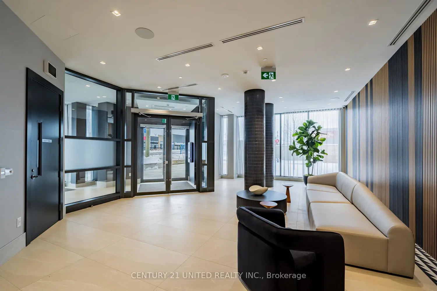 2545 Simcoe Street 1203