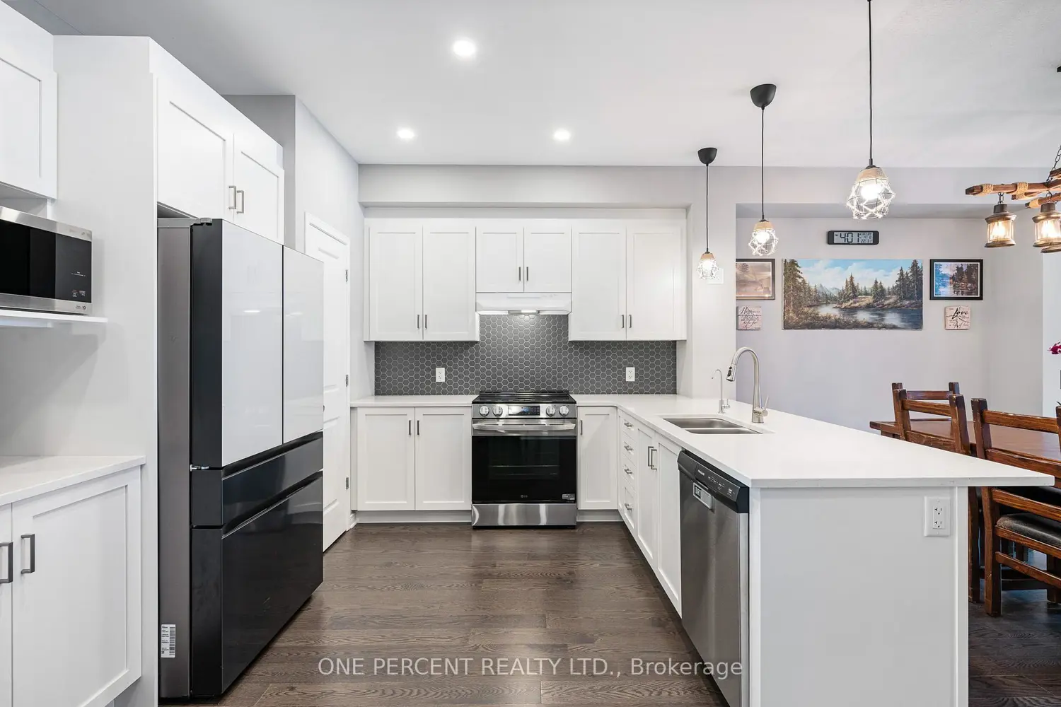 910 Paseana Place photo 4