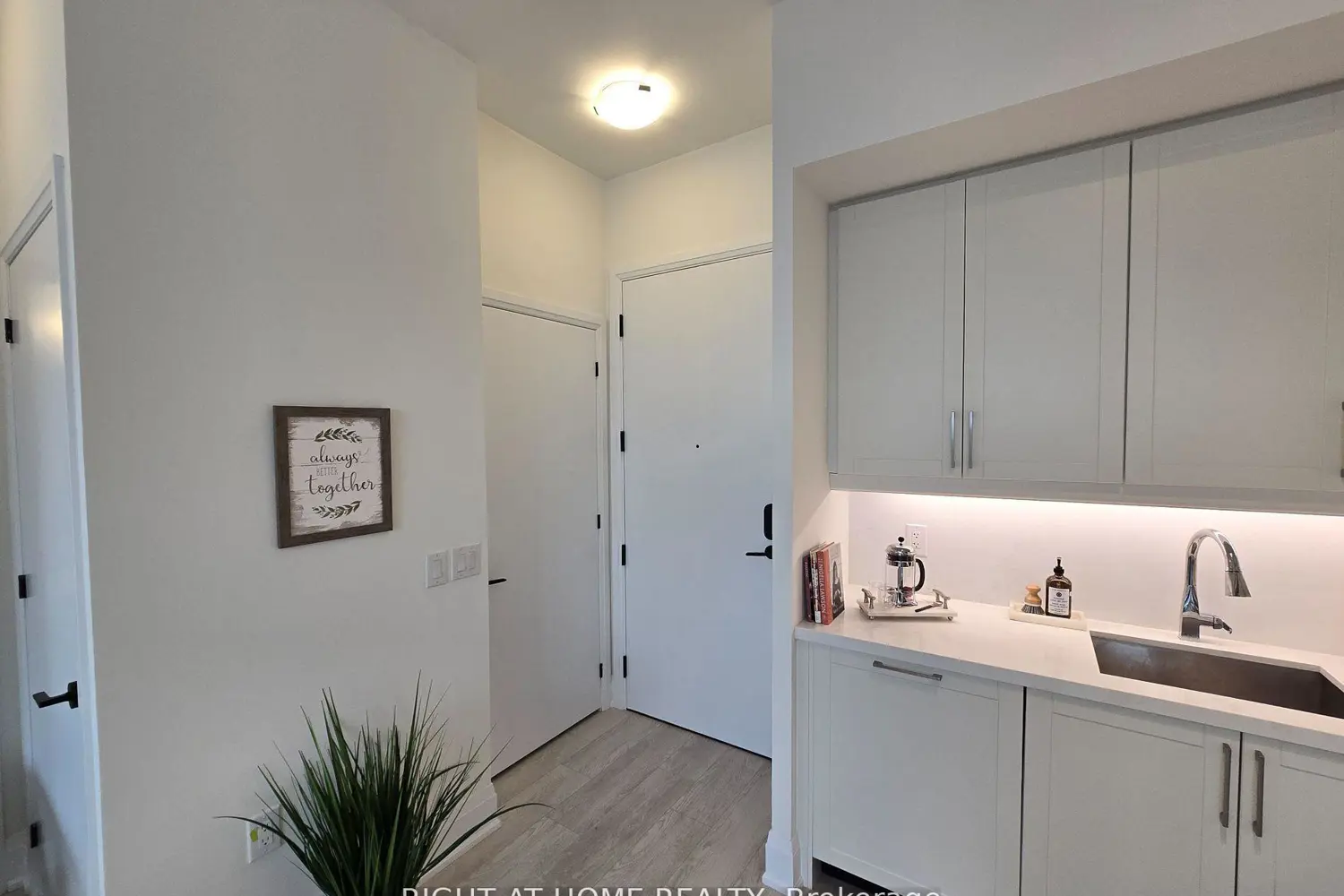 Additional image 3 of 2450 Old Bronte Road 833