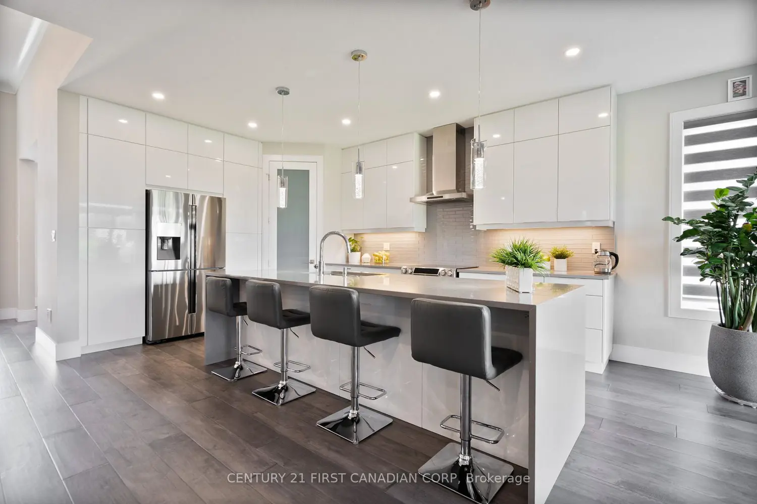 16 Foxborough Place photo 4