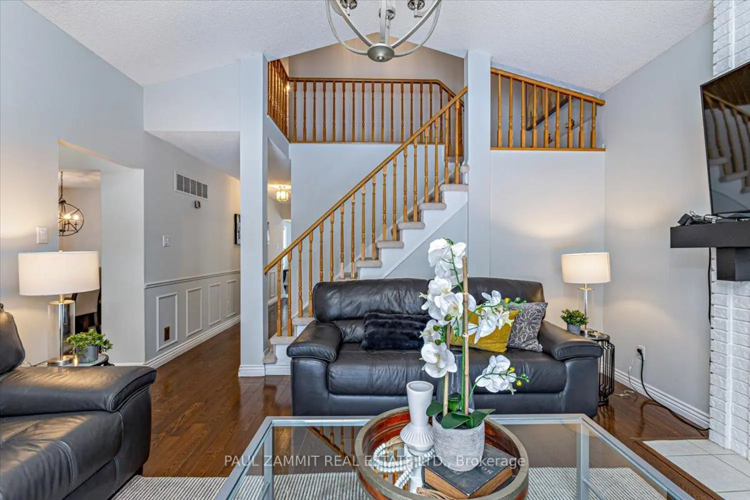 153 Willowbrook Road photo 4
