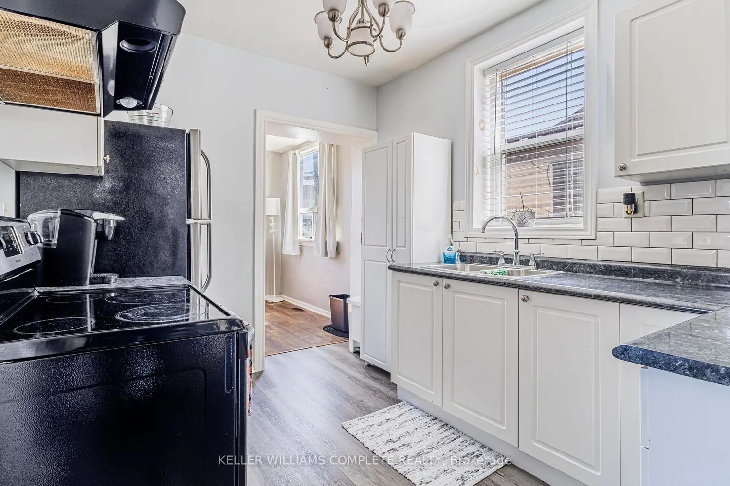 174 Rosslyn Avenue photo 4