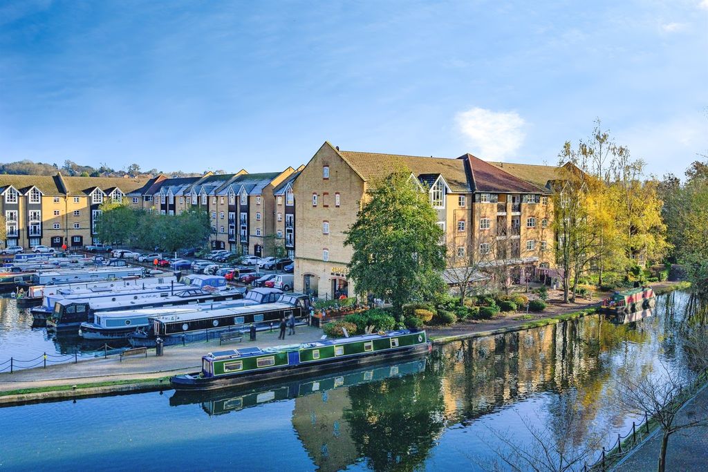 Additional image 13 of 2 bed flat for saleStationers Place, Hemel Hempstead HP3