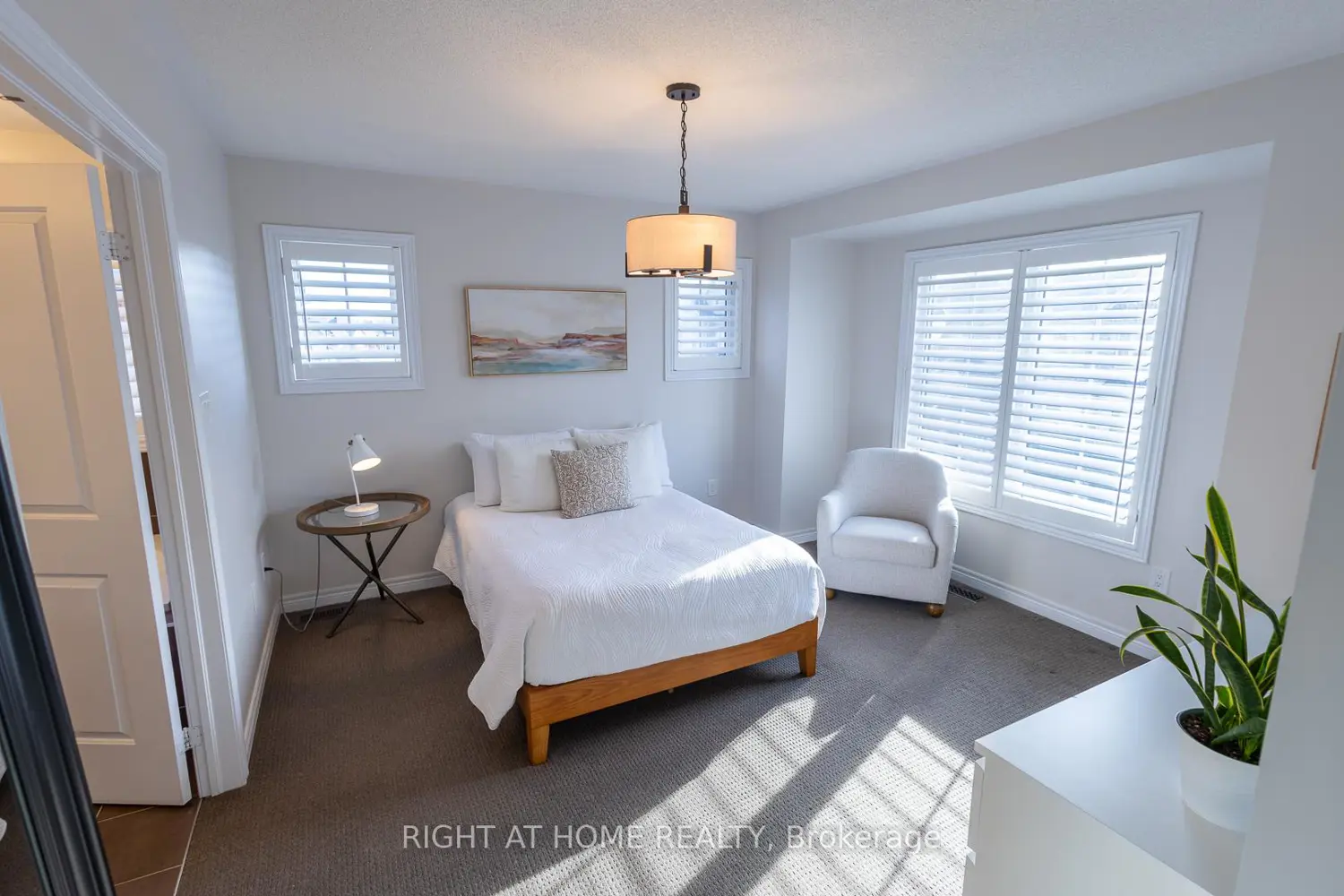 25 Rockman Crescent photo 3