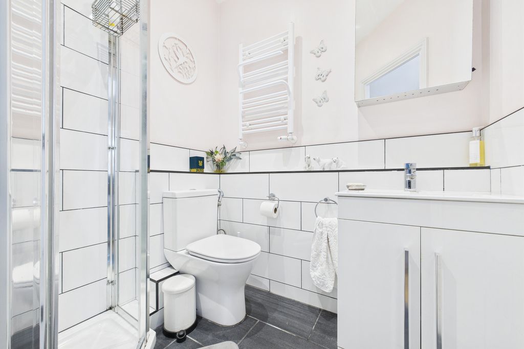 Additional image 18 of 2 bed flat for saleStationers Place, Hemel Hempstead HP3